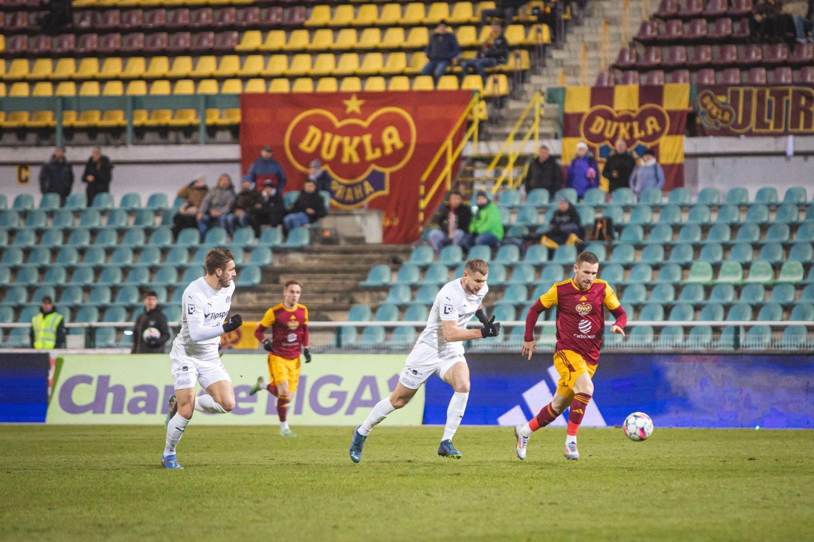 Dukla neudrela poloasov veden a se Slovckem prohrla