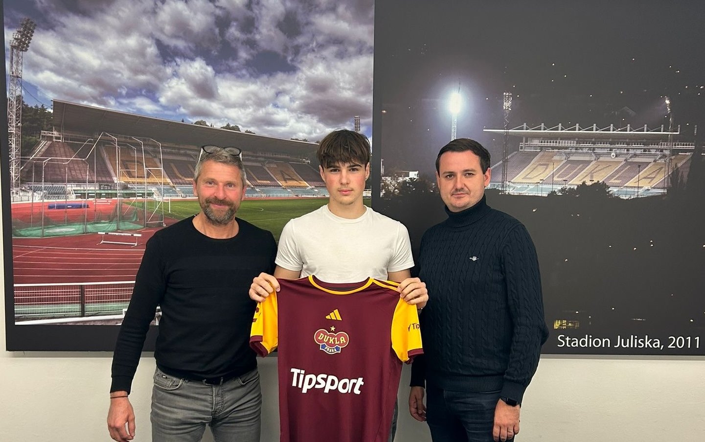 Mldenick reprezentant Jakub Vesel podepsal prvn profesionln smlouvu