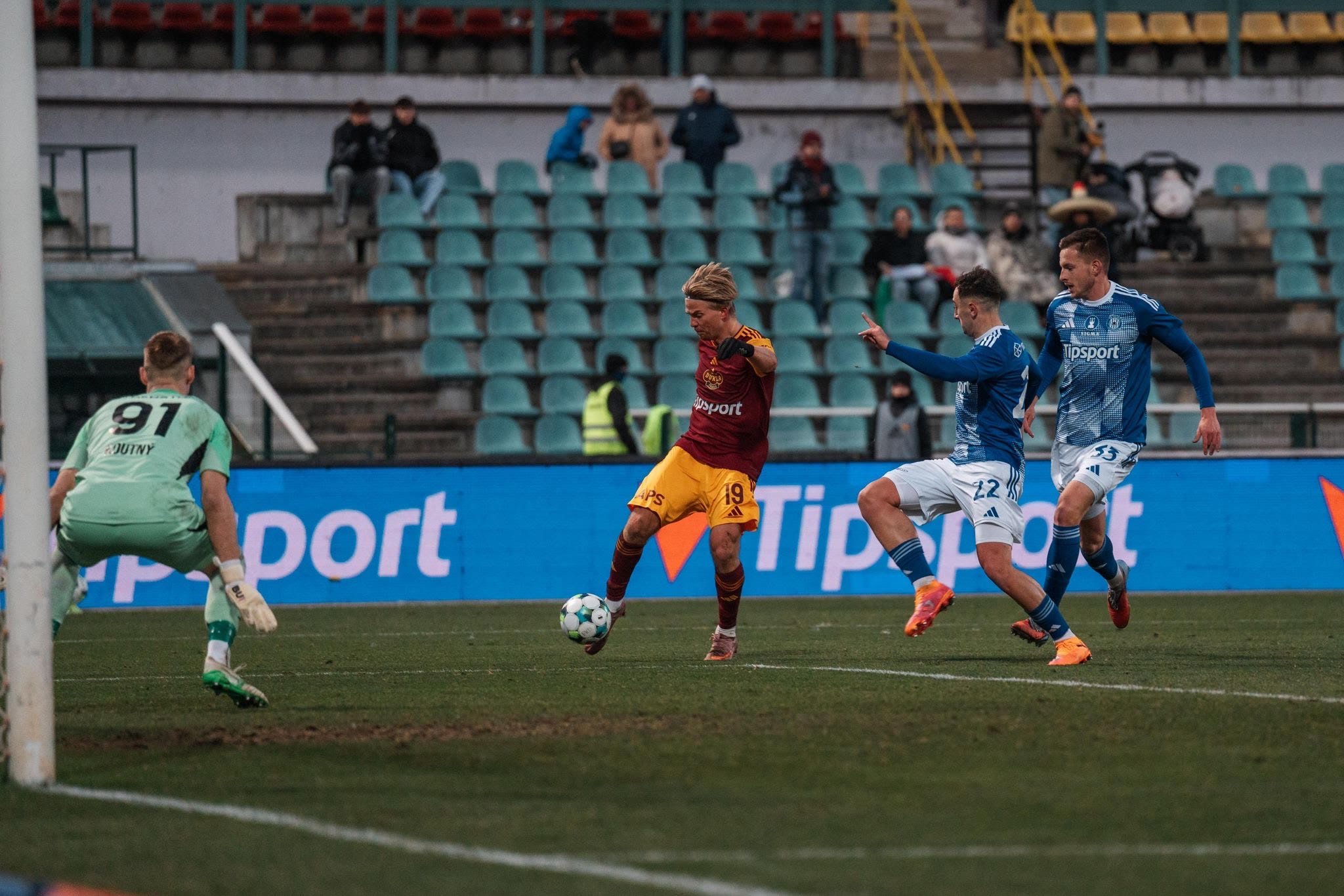 Dukla remizovala se Sigmou, dvakrt se trefil ermk